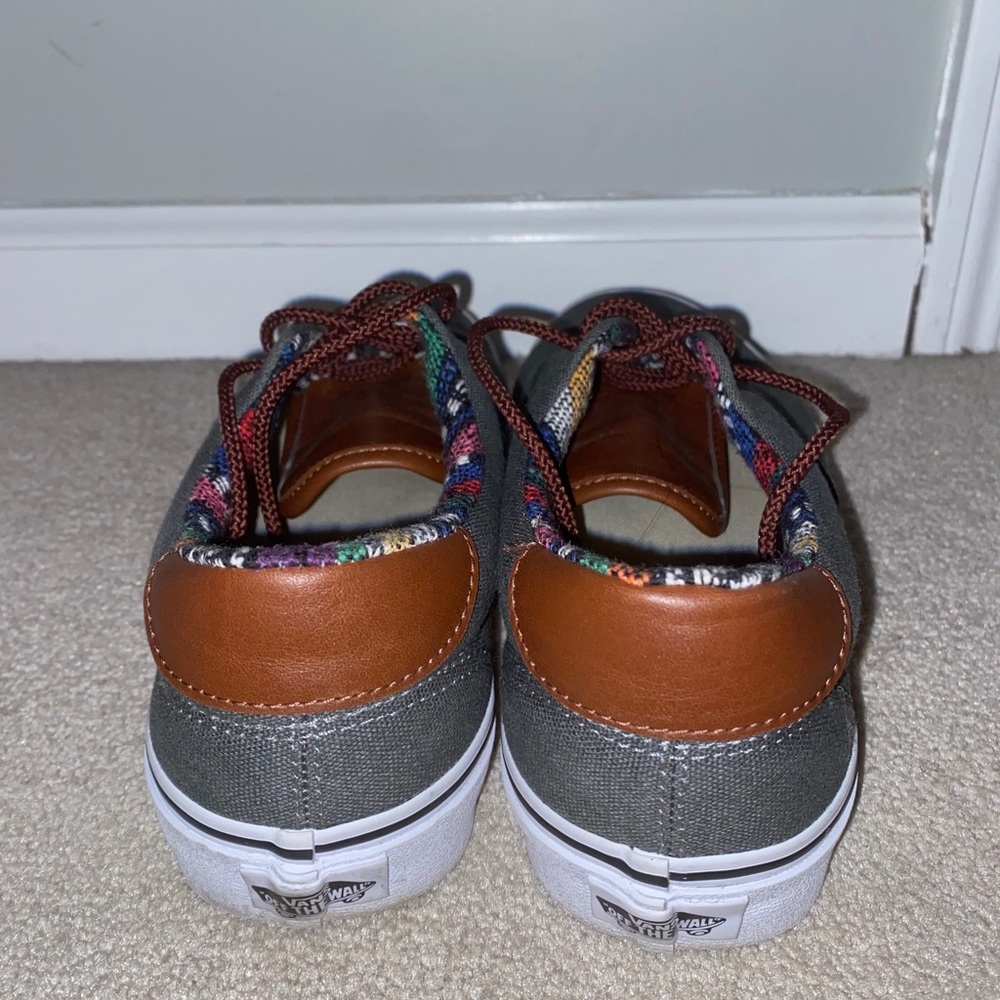 Vans - Picture 2 of 5